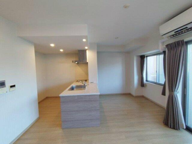 岡山市北区学南町１丁目の中古マンションの居間・リビング