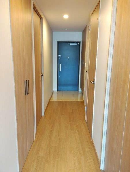岡山市北区学南町１丁目の中古マンションの玄関