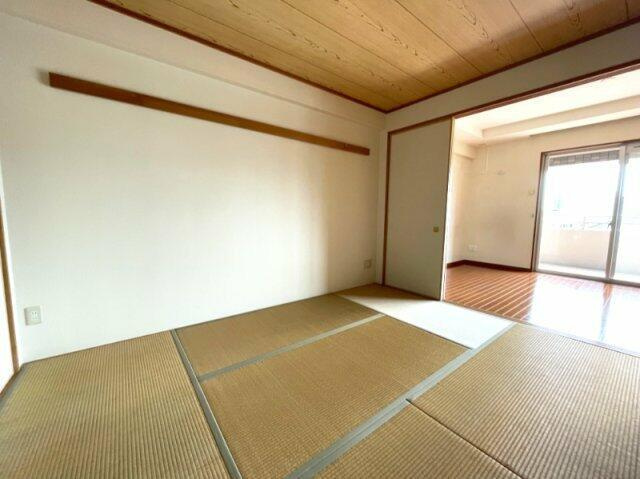 岡山市北区伊福町３丁目の中古マンションの和室|6.0帖の和室で、くつろぎの時…