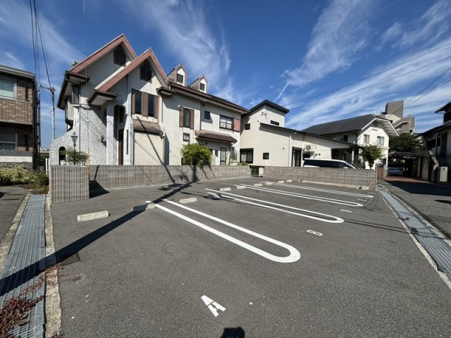 コントレイル有瀬の駐車場