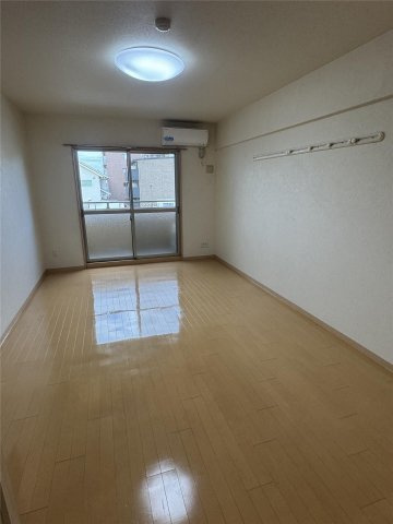 ピアホーム奥田西町の居間・リビング