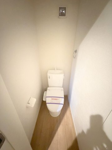 三郷市戸ケ崎5丁目　新築戸建　全1棟のトイレ|同施工会社の参考写真になります。