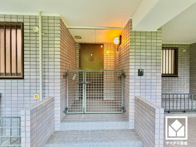 ヒューマンズ甲子園口の玄関