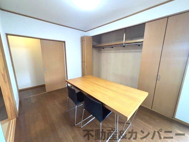 富久町の中古のおうちの洋室|スタンダードな洋室です