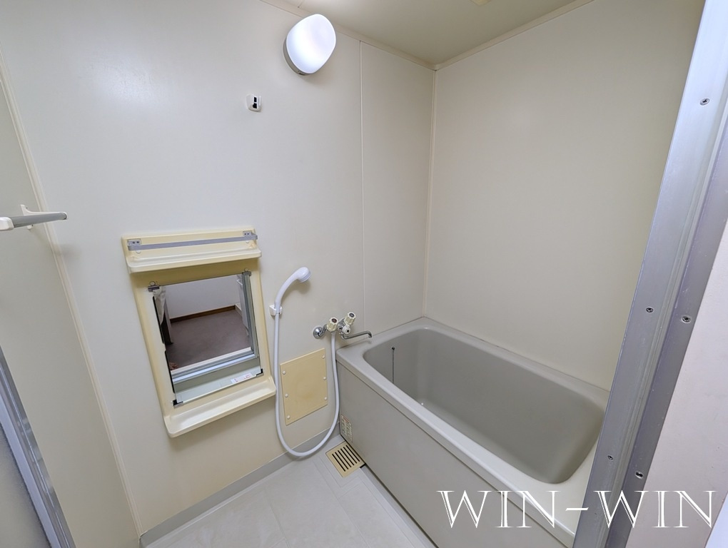 プラドールA2の浴室