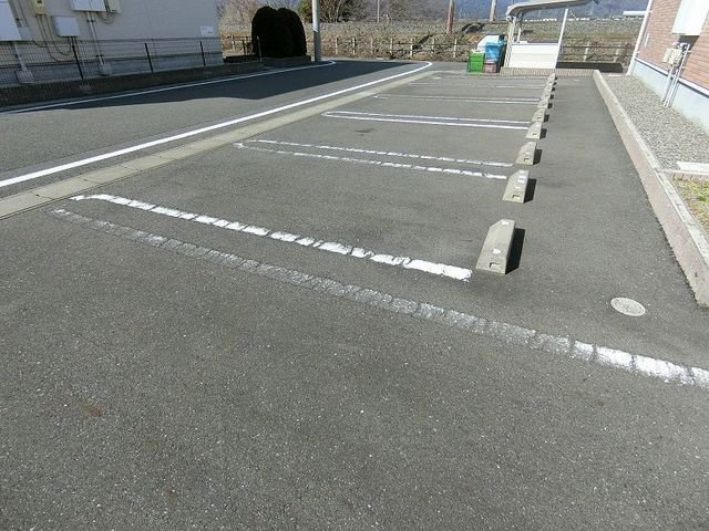 アルモニ－Ａの駐車場