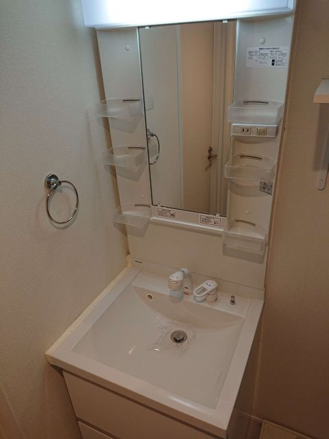ソレイユ 北綾瀬 の洗面所