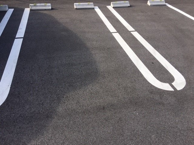 メゾンヌフファミーエ　Ⅲの駐車場