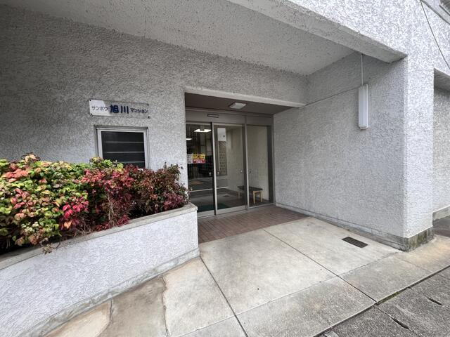 岡山市中区中納言町の中古マンションのエントランス|マンション入口