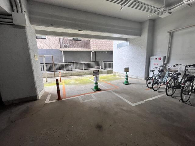 岡山市中区中納言町の中古マンションのその他|来客駐車場