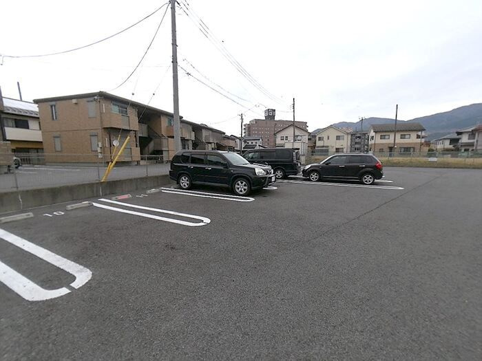 プリムローズの駐車場