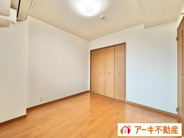 岡山市中区兼基の中古マンションの玄関