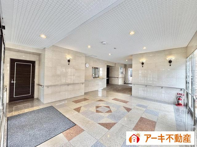 岡山市中区兼基の中古マンションのエントランス