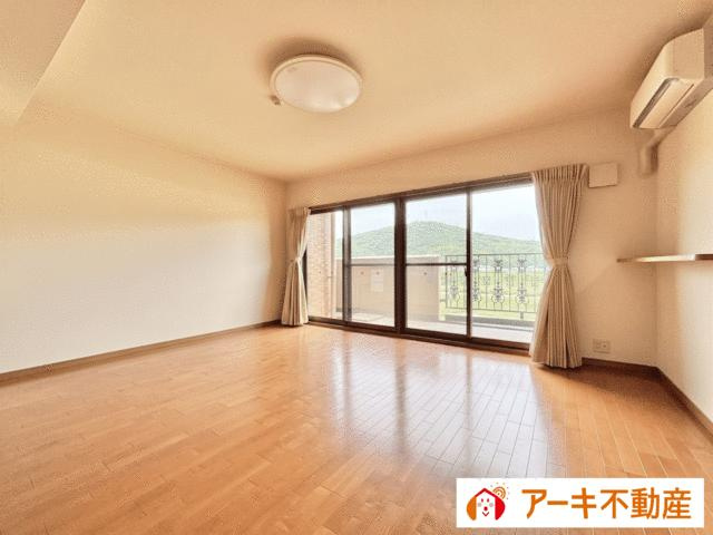岡山市中区兼基の中古マンションの洋室