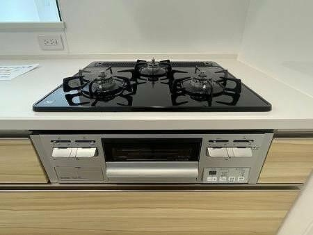 岡山市中区門田屋敷３丁目の中古マンションのその他|三口コンロで料理の効率も上が…