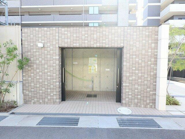 岡山市中区門田屋敷３丁目の中古マンションのエントランス