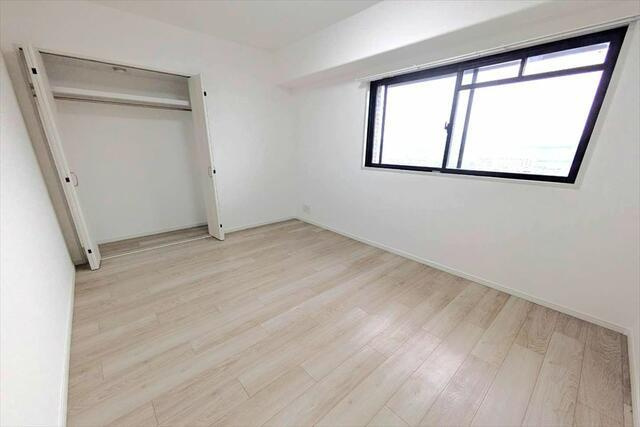 岡山市中区藤原西町１丁目の中古マンションの洋室