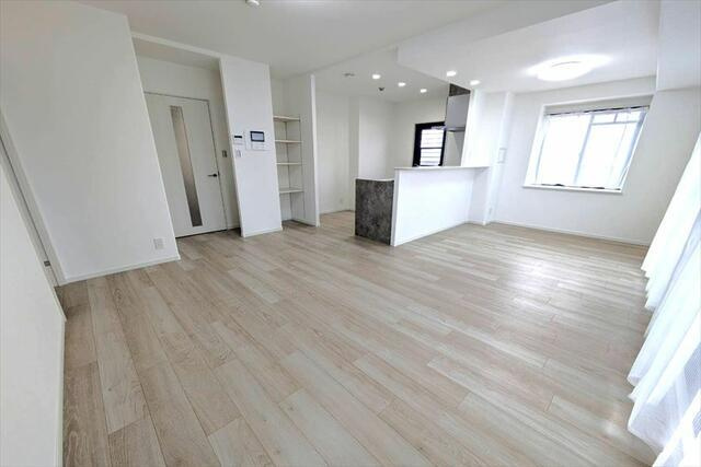 岡山市中区藤原西町１丁目の中古マンションの居間・リビング