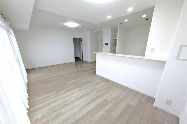 岡山市中区藤原西町１丁目の中古マンションの居間・リビング