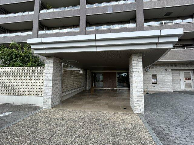岡山市中区原尾島１丁目の中古マンションの駐車場