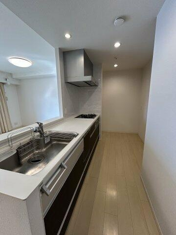 岡山市中区原尾島１丁目の中古マンションのキッチン