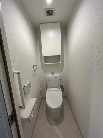 岡山市中区原尾島１丁目の中古マンションのトイレ