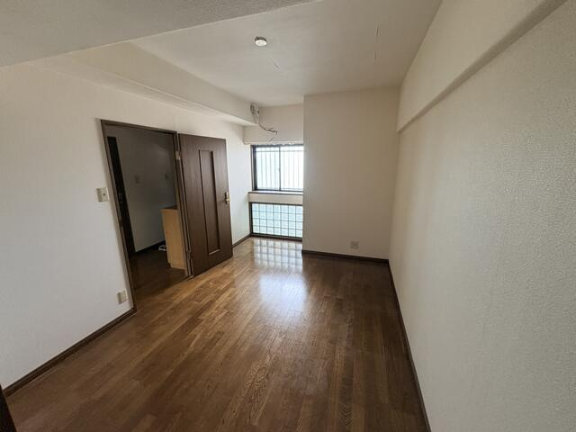 岡山市中区原尾島１丁目の中古マンションの洋室