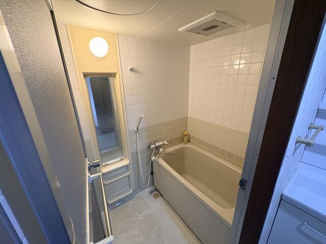 岡山市中区原尾島１丁目の中古マンションの浴室