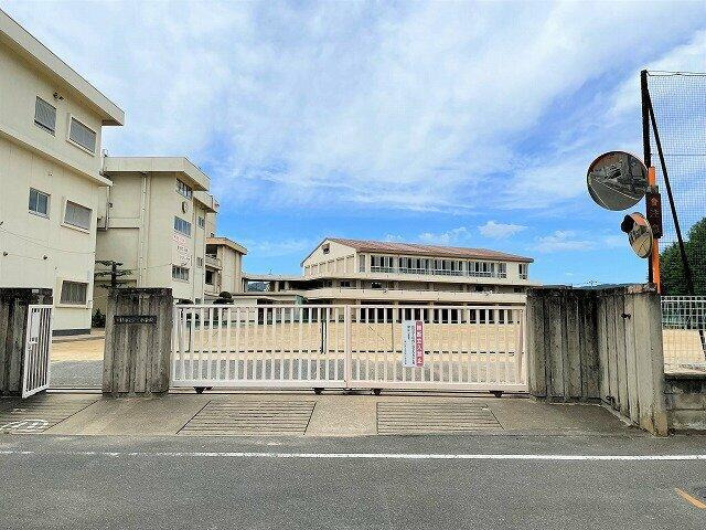 岡山市中区浜３丁目の中古マンションの駐車場|岡山市立宇野小学校まで1,007m