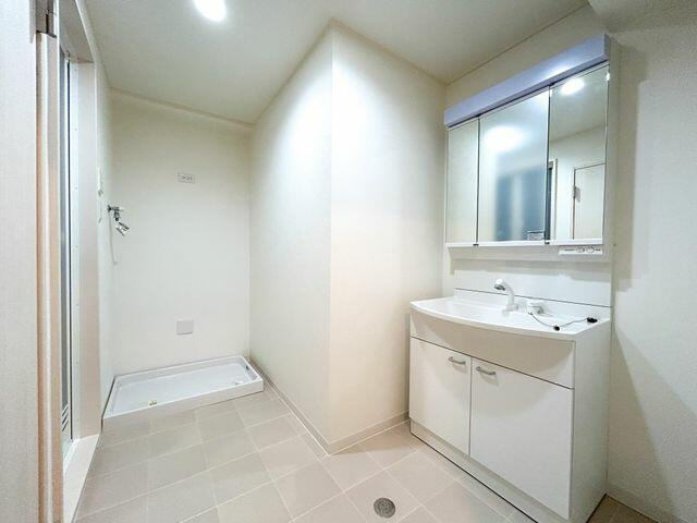 岡山市中区浜の中古マンションの独立洗面台|【リフォーム済】洗面化粧台は…