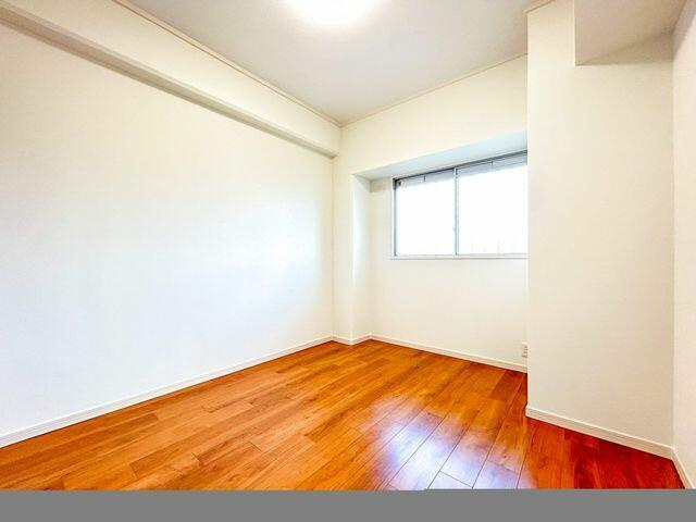 岡山市中区浜の中古マンションの洋室|【リフォーム済】北側洋室別角…