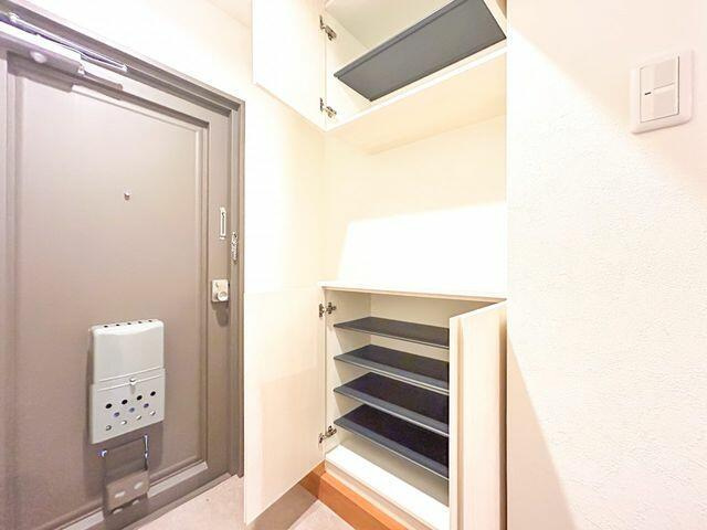 岡山市中区浜の中古マンションのその他|【リフォーム済】玄関収納のお…