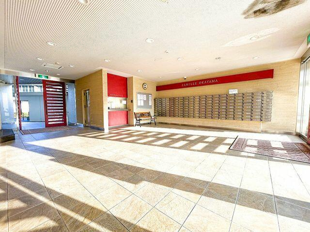 岡山市中区浜の中古マンションのエントランス|【エントランス】エントランス…