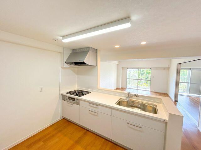 岡山市中区浜の中古マンションのキッチン|【リフォーム済】キッチンはハ…