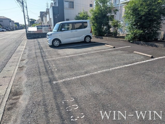 ニューシティ8の駐車場