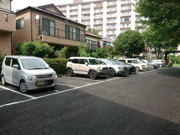 カーサ501の駐車場