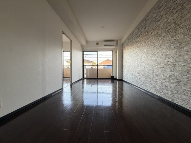 狛江市東野川３丁目の賃貸マンションの居間・リビング