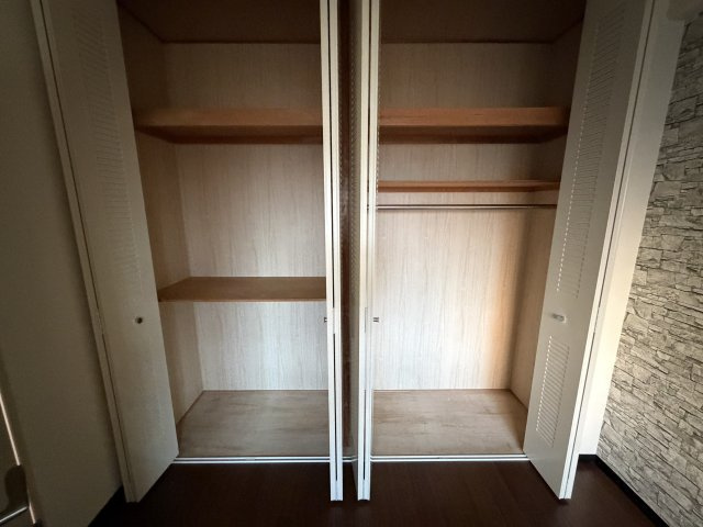 狛江市東野川３丁目の賃貸マンションの収納