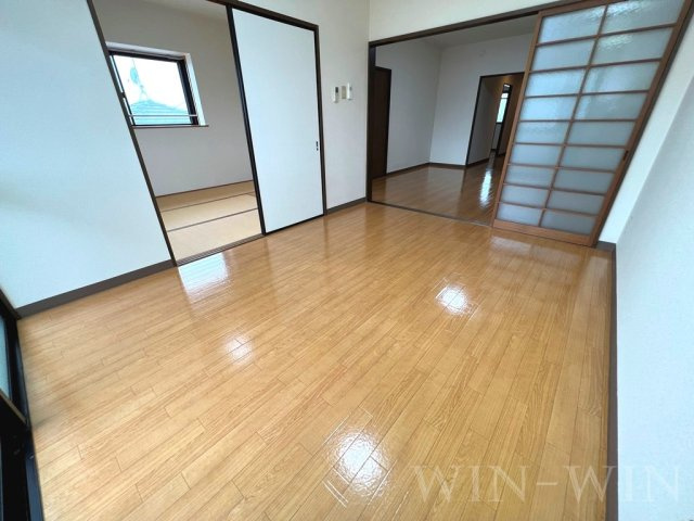 杉浦マンションの洋室