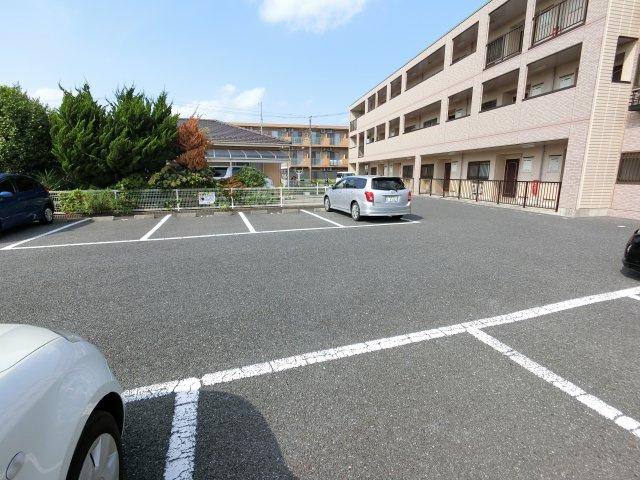 【駐車場】
