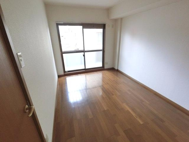 【内装】 | ※洋室の写真です