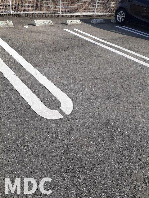 オイコス　オニロ　Ａの駐車場