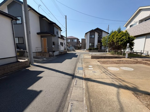 【前面道路含む現地写真】 | 深谷市上野台　中古戸建