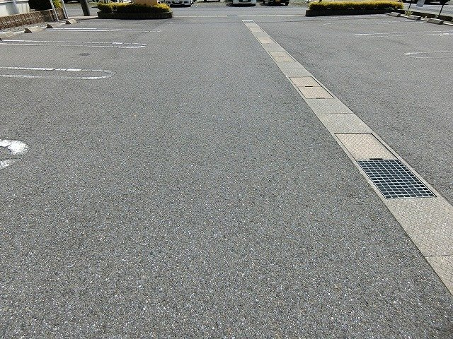 グリーンローズＢの駐車場