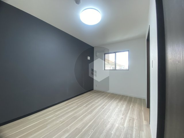コーギレジデンス花園本町の洋室