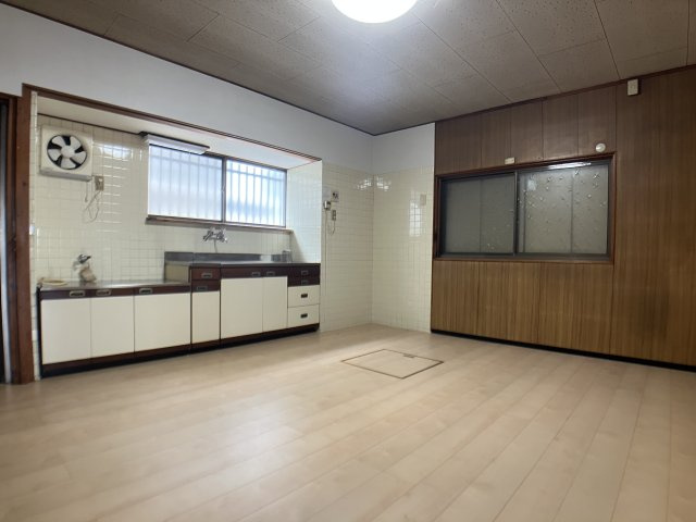 亀崎常盤町貸家の居間・リビング