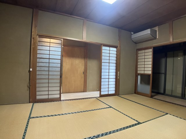 亀崎常盤町貸家の寝室