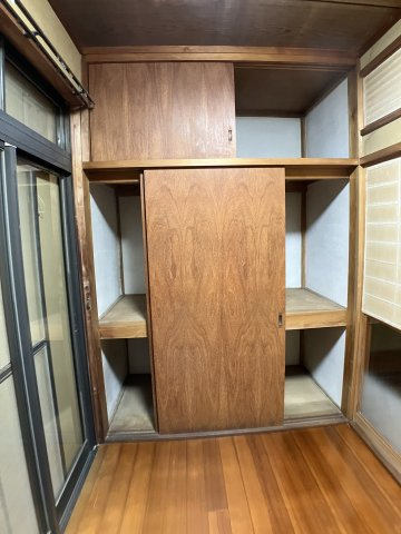 亀崎常盤町貸家の収納