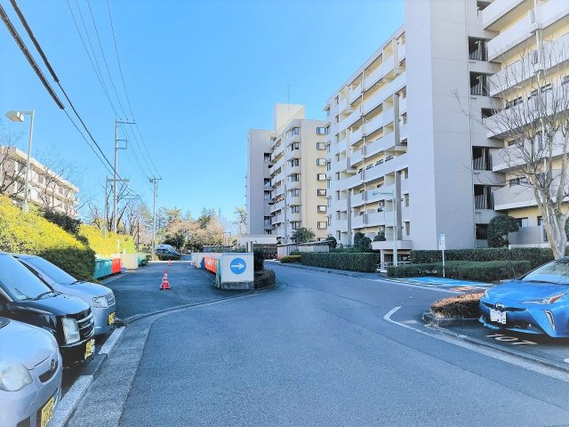 グリーンコープ南大沢５号棟の駐車場|～駐車場空き要事前確認～