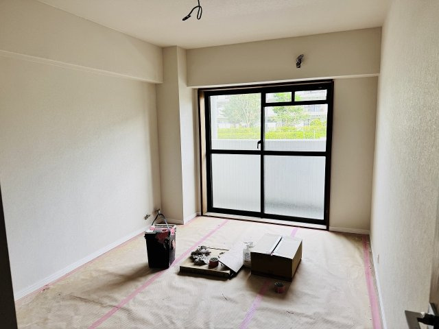 グリーンコープ南大沢５号棟の寝室|～現在リフォーム中、詳細は当社までお気軽にお問合せ下さい～